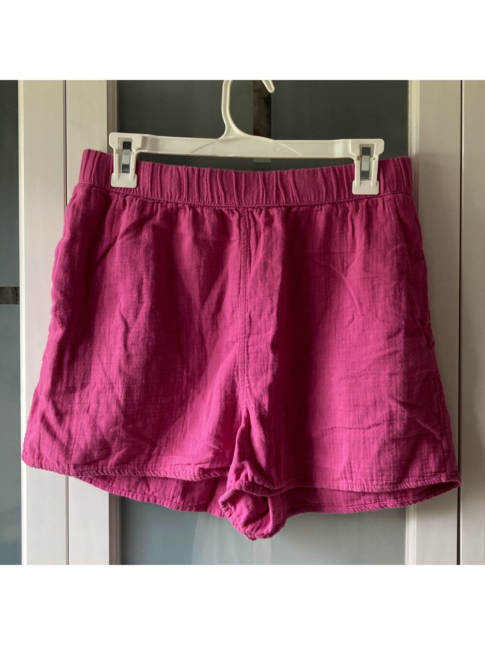 Lot of 4 Universal Thread Pull On Fabric Shorts